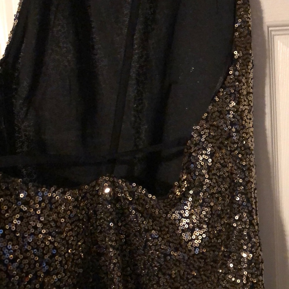 Gold/black sequin backless mini - Picture 4 of 5